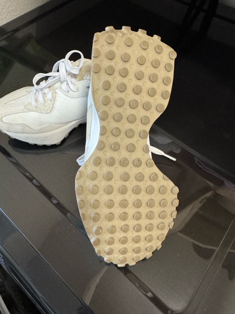 New Balance White Women's 327 Sneaker - Picture 3 of 4